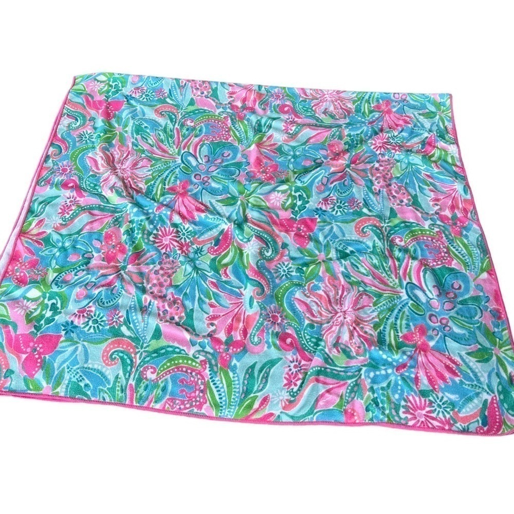 Lilly Pulitzer Golden Hour Oversized Microfiber Lounge Towel Bright Floral GUC